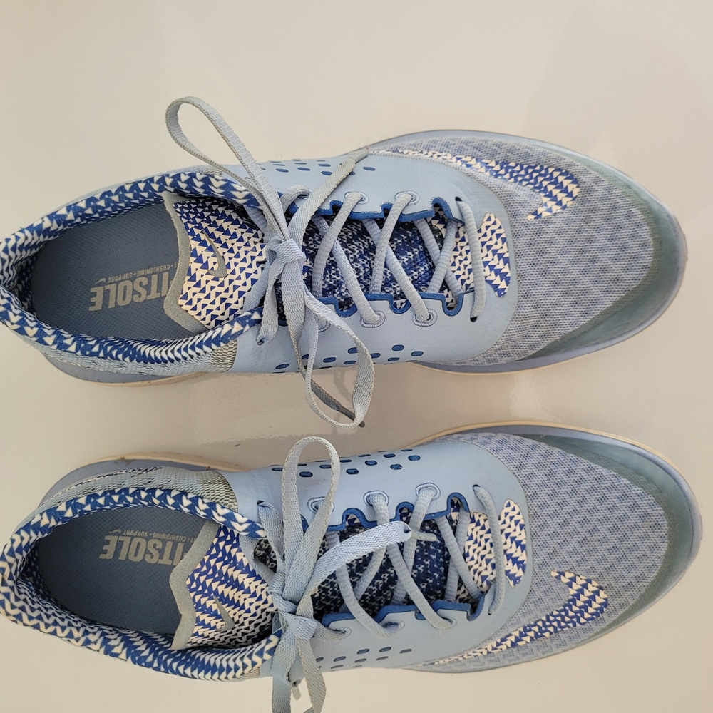 Nike Blue and White Patterned Sneakers